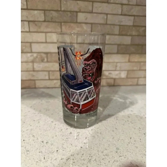 Universal Studios Retro Kongfrontation King Kong Collectible Glass Cup 12oz - Picture 4 of 4
